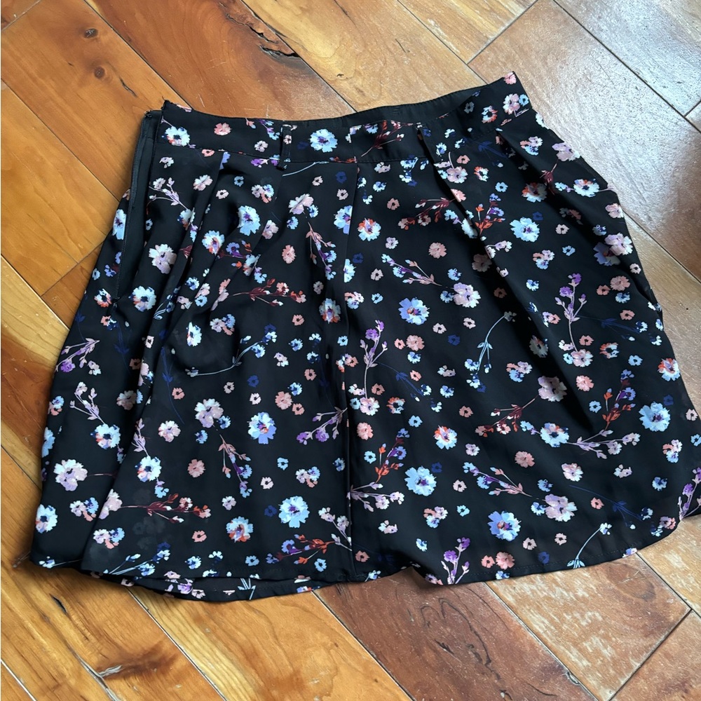 Mini skirt, flower pattern